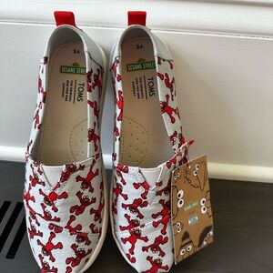 Toms Sesame Street Elmo
